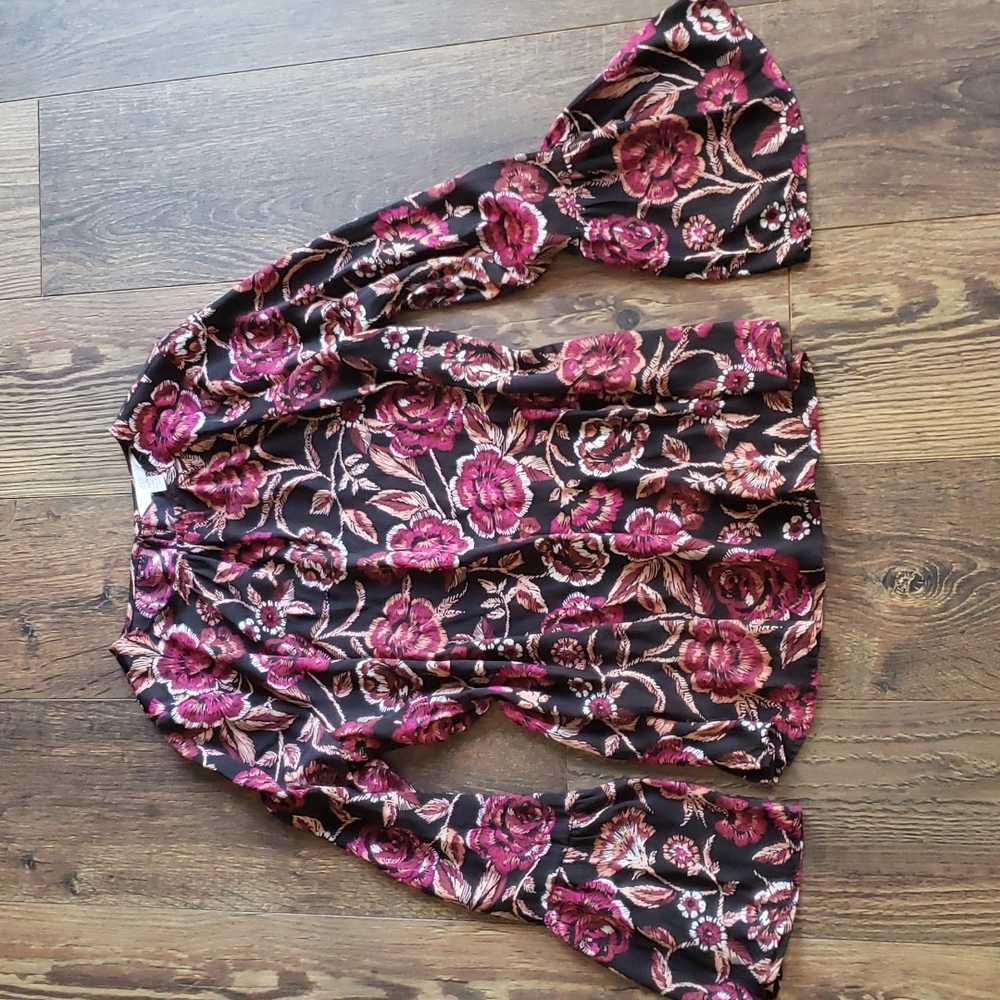 Medium pink, black, Floral Maternity aglow Shirt